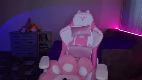 Snapshot of ashley__cooper__ chatting on February 22, 5:44 am Yasmina online show from February 22, 5:44 am