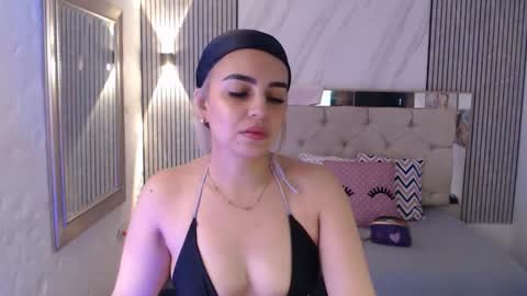 ashley__tylor online show from February 2, 9:46 pm