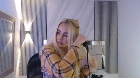 ashley__tylor online show from June 8, 3:56 pm