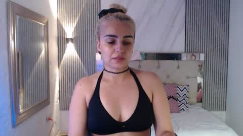 ashley__tylor online show from June 12, 7:02 pm