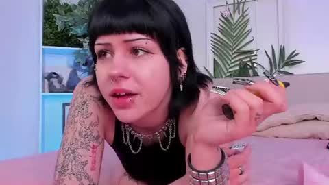 Snapshot of ashley_alt chatting on July 25, 8:01 am Ashley online show from July 25, 8:01 am
