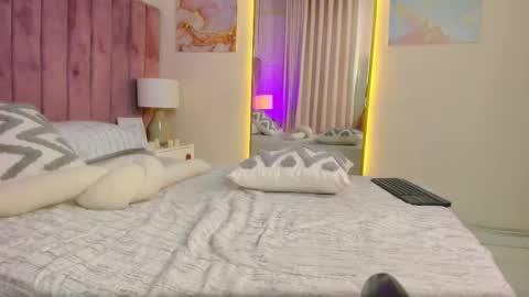 Snapshot of ashley_beaomunt chatting on February 18, 5:53 pm ashley_beaomunt online show from February 18, 5:53 pm