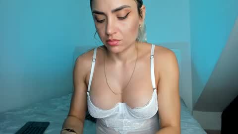 ashley_blair online show from December 17, 12:23 am