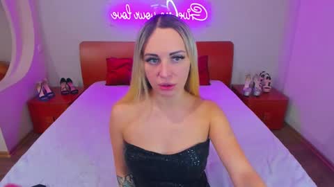 Snapshot of ashley_crashly chatting on January 3, 5:20 pm Alina online show from January 3, 5:20 pm