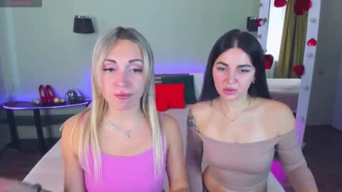 Snapshot of ashley_crashly chatting on October 5, 8:56 am Alina online show from October 5, 8:56 am