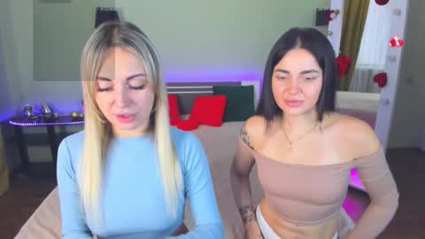 Snapshot of ashley_crashly chatting on October 15, 8:03 am Alina online show from October 15, 8:03 am