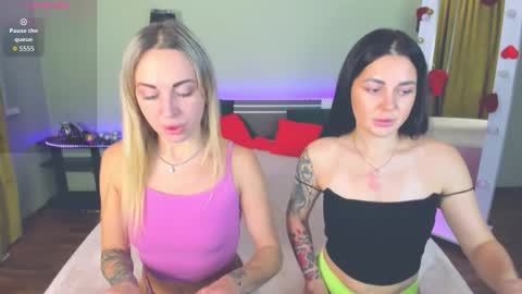 Snapshot of ashley_crashly chatting on November 10, 9:52 am Alina online show from November 10, 9:52 am