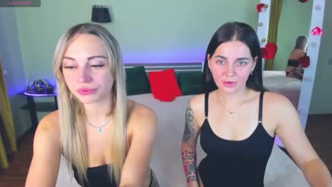 Snapshot of ashley_crashly chatting on November 28, 1:25 pm Alina online show from November 28, 1:25 pm