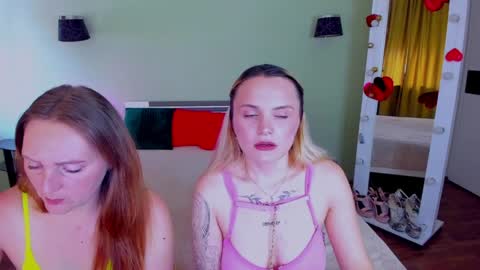 Snapshot of ashley_crashly chatting on May 27, 7:05 am Alina online show from May 27, 7:05 am