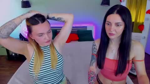 Snapshot of ashley_crashly chatting on June 14, 8:27 am Alina online show from June 14, 8:27 am