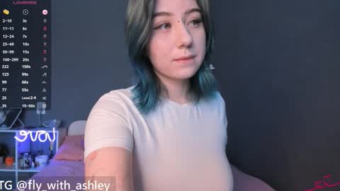 Snapshot of ashley_fly chatting on November 16, 5:13 am ashley_fly online show from November 16, 5:13 am