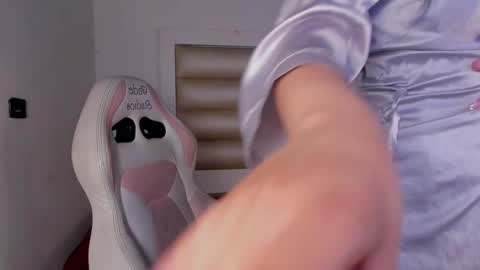 ashley_js online show from September 16, 2:01 am