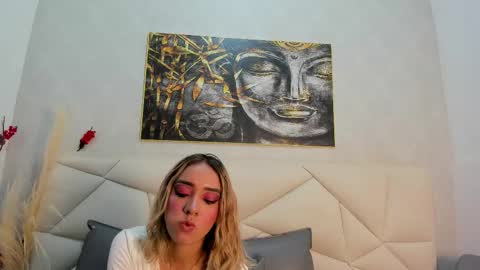 Snapshot of ashley_miller26 chatting on March 7, 11:40 am ashley_miller26 online show from March 7, 11:40 am