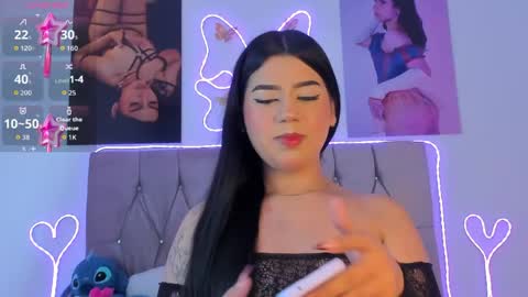 Snapshot of ashley_piinkk chatting on April 24, 10:18 am Ashley online show from April 24, 10:18 am