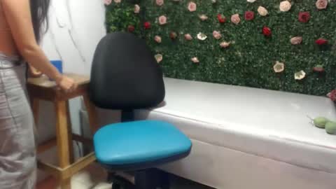 Ashley online show from June 8, 4:40 pm