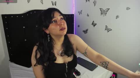 Snapshot of ashley_xoxo7 chatting on November 25, 10:32 pm Ashley online show from November 25, 10:32 pm