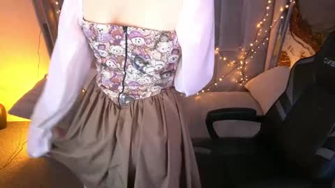 ashleybaee online show from April 14, 1:39 pm