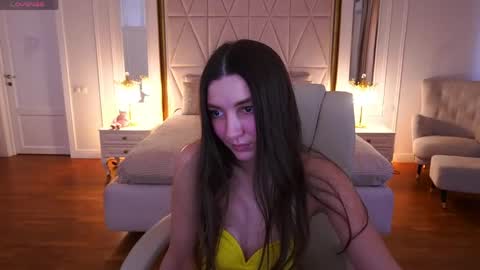 ashleybaee online show from April 18, 11:58 am