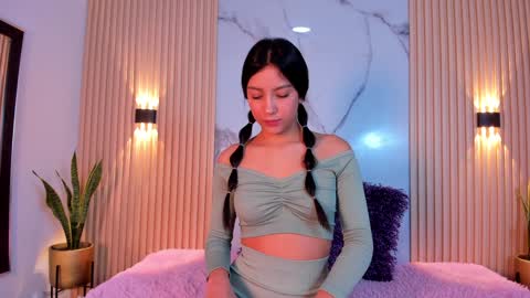 Snapshot of ashleydoll_19 chatting on December 28, 11:52 am Ashley Doll online show from December 28, 11:52 am