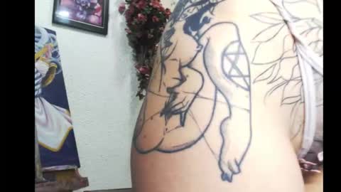 ashleyharper__ online show from October 9, 11:47 pm