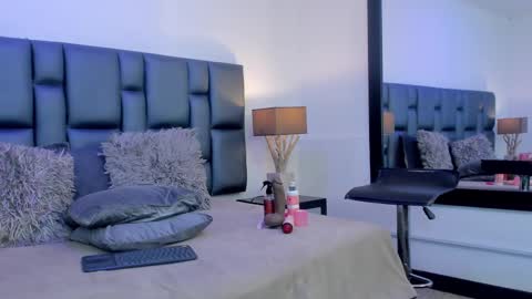 Snapshot of ashleyhiil2 chatting on March 11, 9:34 am AshleyHill online show from March 11, 9:34 am