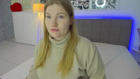 AshleyJonse online show from January 6, 6:17 am