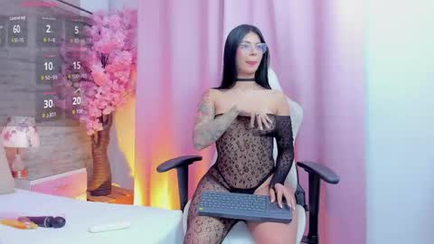 ashleynelsonn online show from June 6, 10:25 pm