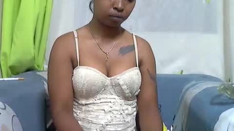 Snapshot of ashleyqueen_x chatting on October 21, 7:36 pm ashleyqueen X online show from October 21, 7:36 pm