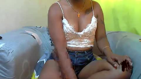 Snapshot of ashleyqueen_x chatting on November 13, 9:30 am ashleyqueen X online show from November 13, 9:30 am