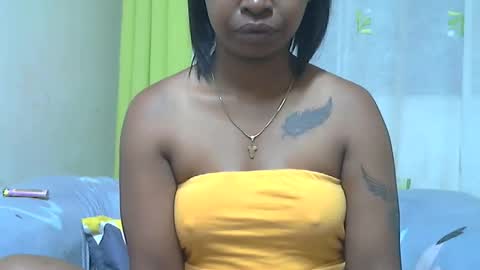 Snapshot of ashleyqueen_x chatting on December 15, 10:14 pm ashleyqueen X online show from December 15, 10:14 pm