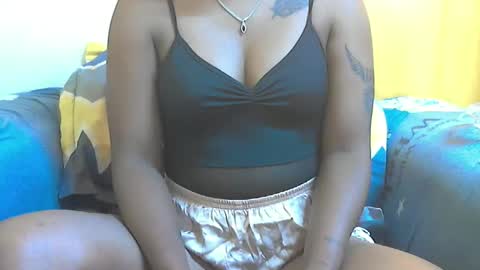 Snapshot of ashleyqueen_x chatting on January 19, 9:57 am ashleyqueen X online show from January 19, 9:57 am