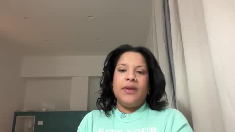 Snapshot of ashleyramos98x chatting on February 17, 10:05 pm Ashley Ramos online show from February 17, 10:05 pm