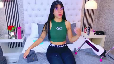 AshleyRoberh online show from May 6, 2:08 am