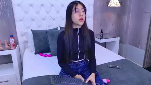 AshleyRoberh online show from June 17, 3:31 am