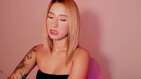 Snapshot of ashleyroys_111 chatting on October 15, 4:07 pm dahiana online show from October 15, 4:07 pm