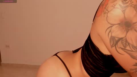 Snapshot of ashleyroys_111 chatting on November 1, 5:26 pm dahiana online show from November 1, 5:26 pm