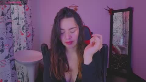 ASHLEY online show from November 15, 1:18 pm