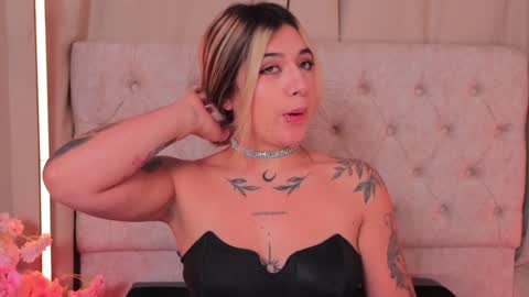 Ashley Lauren online show from January 23, 10:01 am
