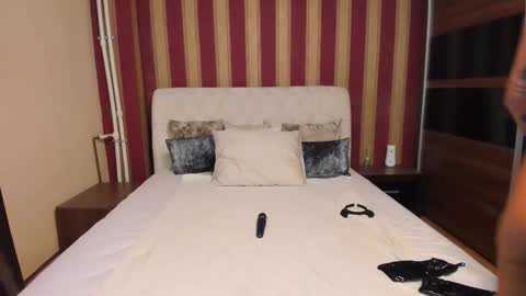 Ashley online show from September 20, 8:21 pm