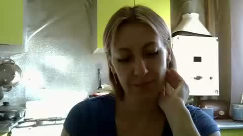 Snapshot of ashleyxhoney chatting on September 30, 6:51 am AshleyXHoney online show from September 30, 6:51 am