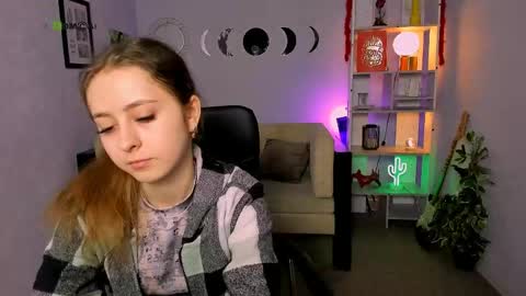 Snapshot of ashli_bright chatting on April 27, 12:14 pm Ashli online show from April 27, 12:14 pm