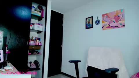 ashliecooperr online show from October 9, 6:33 am