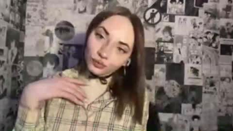 Snapshot of ashliitaliano chatting on March 20, 7:30 pm Lily online show from March 20, 7:30 pm