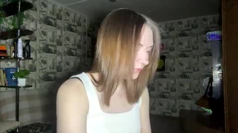 Snapshot of ashliitaliano chatting on March 26, 5:18 pm Lily online show from March 26, 5:18 pm