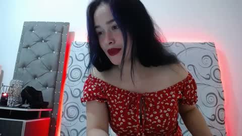 Snapshot of ashly_93 chatting on December 10, 8:40 am engel online show from December 10, 8:40 am