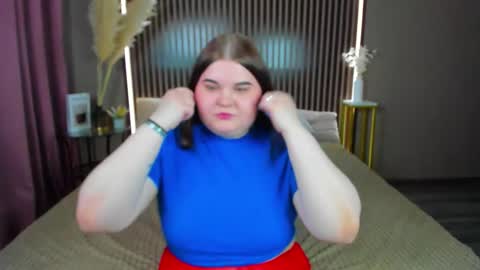 ashly_carteer online show from February 9, 9:35 am