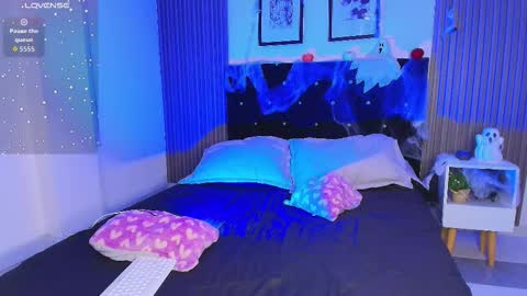 Snapshot of ashlycarteer chatting on October 10, 8:52 pm    online show from October 10, 8:52 pm