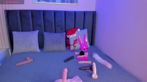 ashlye_miller_ online show from December 5, 3:37 am
