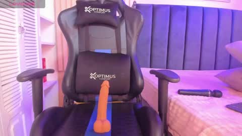 ashlye_miller_ online show from December 17, 6:45 am