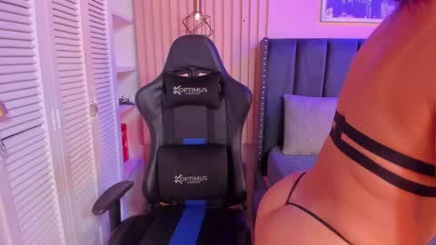 ashlye_miller_ online show from January 14, 4:04 am